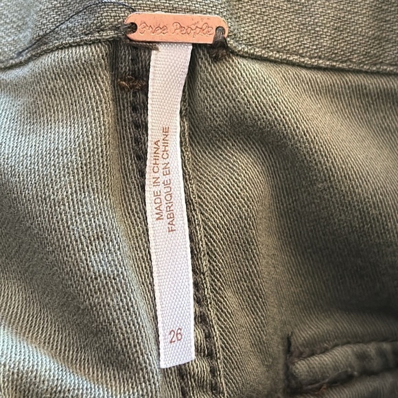 Women’s Free People Stormbringer Green Distressed Straight Leg Pants Size 26 - Picture 11 of 15